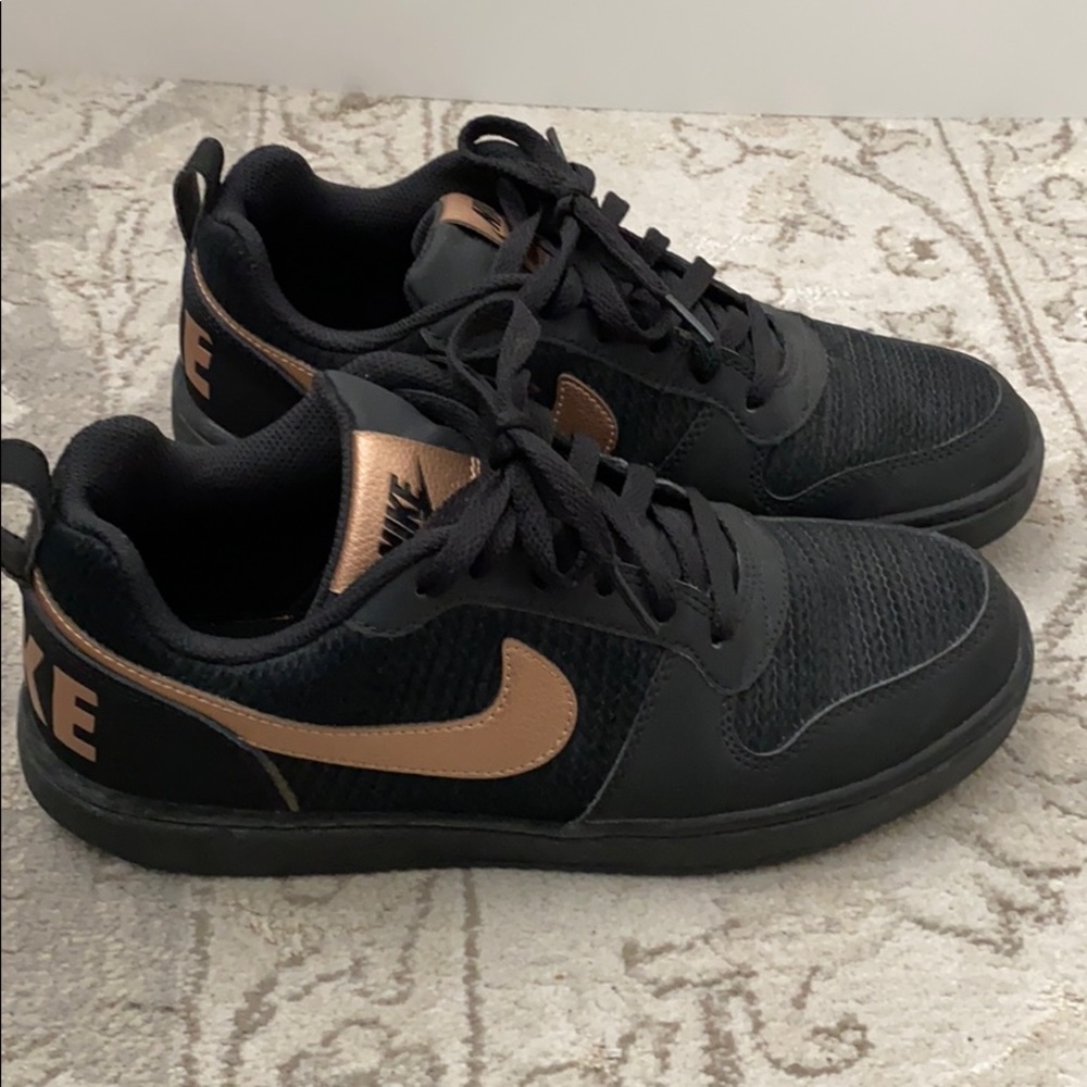 Black with Rose Gold Nike’s SZ 9  (WOMENS)